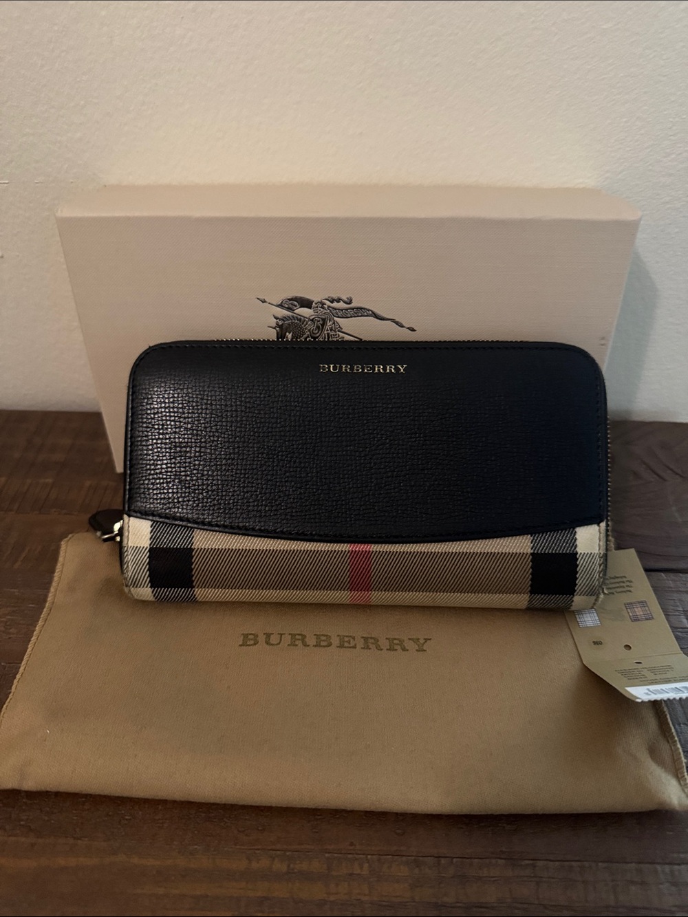 Burberry Black House Check Derby Leather Wallet Authentic - Picture 1 of 15